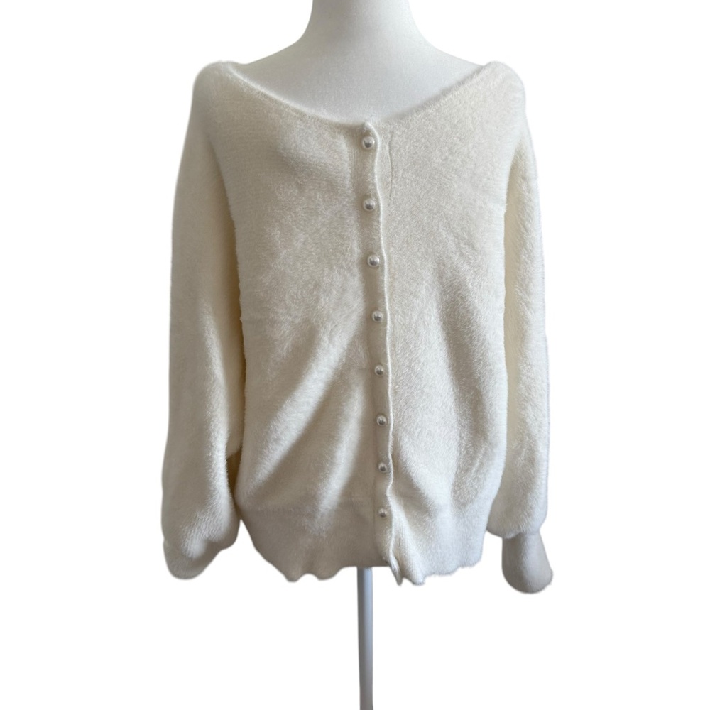 Joie NWOT Elegant White Women's Sweater cardigan with pearls XL fuzzy - Picture 4 of 12